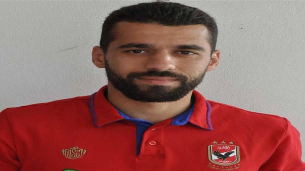 عبدالله السعيد يتسلم جائزة أفضل لاعب في الأهلي لشهر سبتمبر 