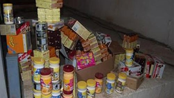 الداخلية تضبط ٥٦٨ طن سلع غذائية قبل بيعها بالسوق السوداء 