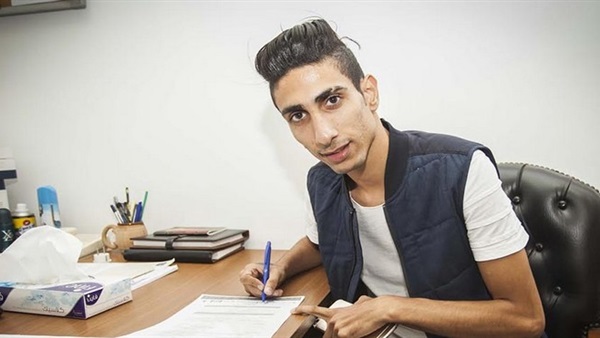 لاعب الأهلي يتلقي إنذارا لتهربه من سداد 400 ألف جنيه لاعب الأهلي يتلقي إنذارا لتهربه من سداد 400 ألف جنيه