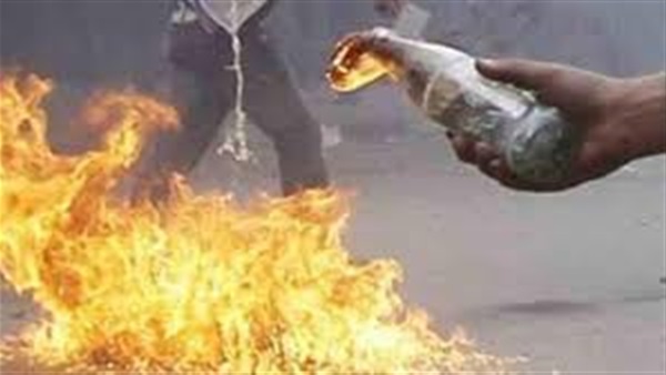 سائق يشعل النيران في نفسه بسبب ارتفاع الأسعار بالإسكندرية سائق يشعل النيران في نفسه بسبب ارتفاع الأسعار بالإسكندرية