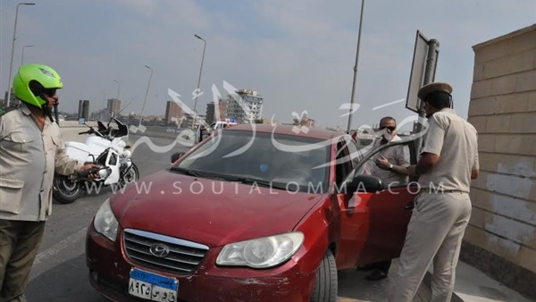 صور.. محافظ القليوبية يضبط سيارتين تسيران عكس الاتجاه ببنها صور.. محافظ القليوبية يضبط سيارتين تسيران عكس الاتجاه ببنها