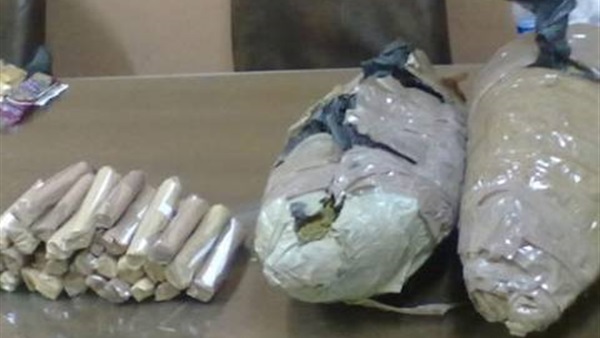 ضبط عاطل بحوزته 17 لفافة بانجو فى دمياط ضبط عاطل بحوزته 17 لفافة بانجو فى دمياط