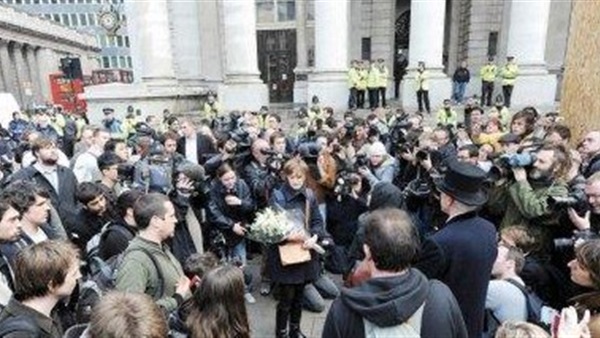 متظاهرون ضد مجموعة العشرين يحتلون مقر قناة تلفزيونية في انقرة