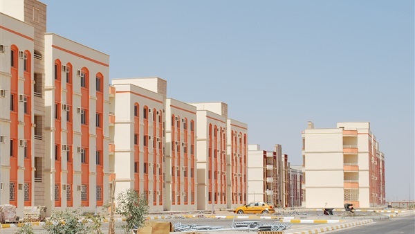 تسليم 131 وحدة سكنية لمستحقيها بمشروع «18 عمارة» في بورسعيد