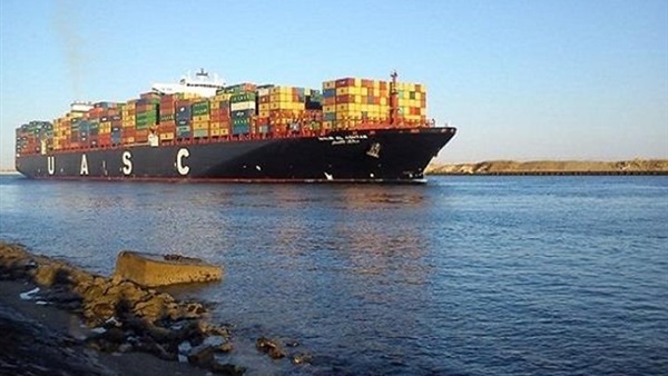 عبور 44 سفينة المجرى الملاحي لقناة السويس