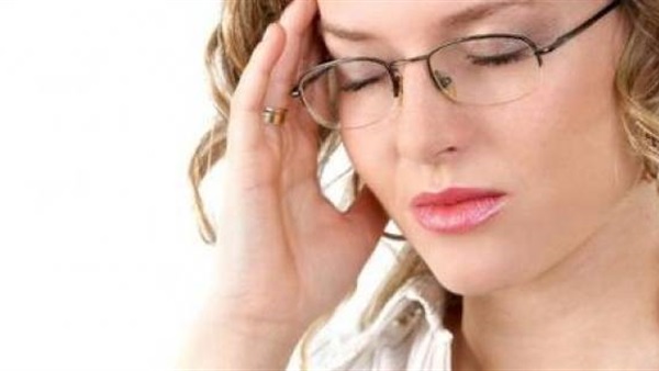 8 أسباب تجعل المرأة أكثر عرضة للصداع النصفى 8 أسباب تجعل المرأة أكثر عرضة للصداع النصفى