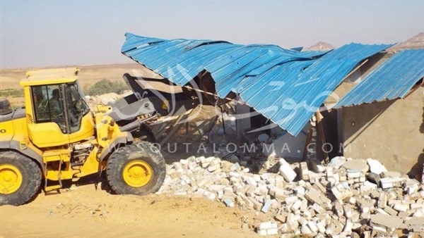 إزالة تعديات على 200 فدان بأملاك الدولة بالفرافرة إزالة تعديات على 200 فدان بأملاك الدولة بالفرافرة