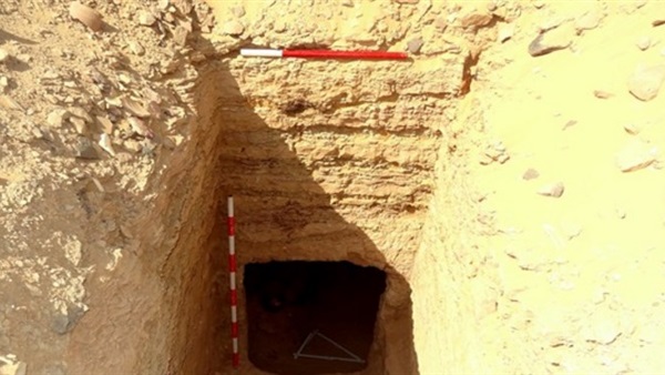 وزير الآثار يتفقد موقع اكتشاف مقبرتين أثيرتين بأسوان.. غدًا