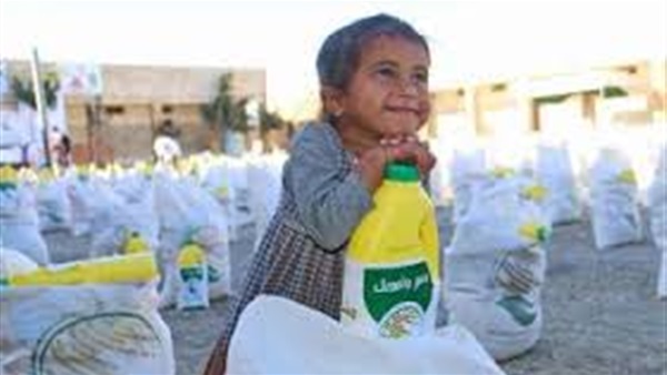مركز «سلمان للإغاثة» يبدأ توزيع 30 ألف سلة غذائية بالحديدة باليمن