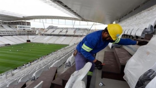 وفاة عامل في حادث خلال بناء مدرج كرة قدم لكأس العالم بقطر وفاة عامل في حادث خلال بناء مدرج كرة قدم لكأس العالم بقطر