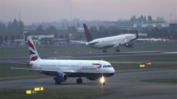 إصابة 25 شخصا بالاختناق جراء هبوط اضطراري لطائرة بريطانية بكندا