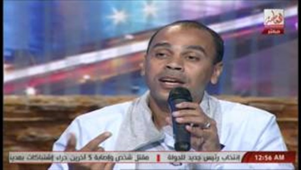 بالفيديو.. شاعر صعيدى يصف الشعب الأمريكى بـ"الشواذ" بالفيديو.. شاعر صعيدى يصف الشعب الأمريكى بـ"الشواذ"