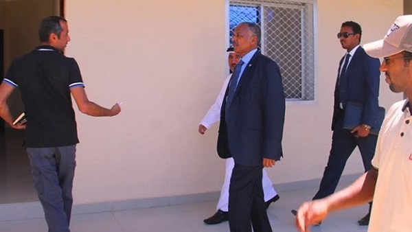 وزير الدفاع الجيبوتي يتفقد قوات بلاده في «بلدوين» بوسط الصومال وزير الدفاع الجيبوتي يتفقد قوات بلاده في «بلدوين» بوسط الصومال