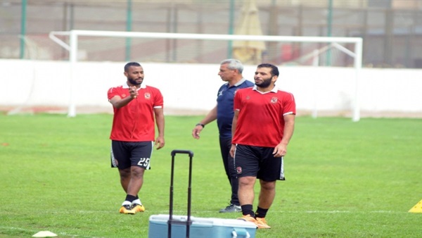 عودة معلول وغياب عاشور ومتعب عن قائمة الاهلى قبل مواجهة الاتحاد عودة معلول وغياب عاشور ومتعب عن قائمة الاهلى قبل مواجهة الاتحاد