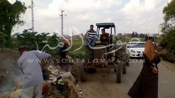 صور.. حملات مكبرة لتمهيد طرق كفر الشيخ استعدادا لهطول الأمطار صور.. حملات مكبرة لتمهيد طرق كفر الشيخ استعدادا لهطول الأمطار