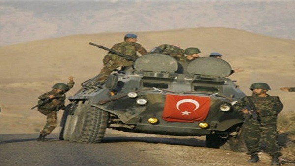 تركيا تنشر دبابات وقطع مدفعية قرب الحدود العراقية تركيا تنشر دبابات وقطع مدفعية قرب الحدود العراقية