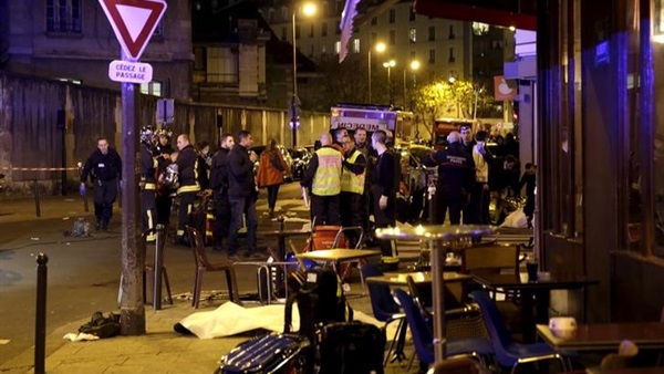 اليونان: جواز السفر في موقع هجمات باريس للاجئ سوري اليونان: جواز السفر في موقع هجمات باريس للاجئ سوري