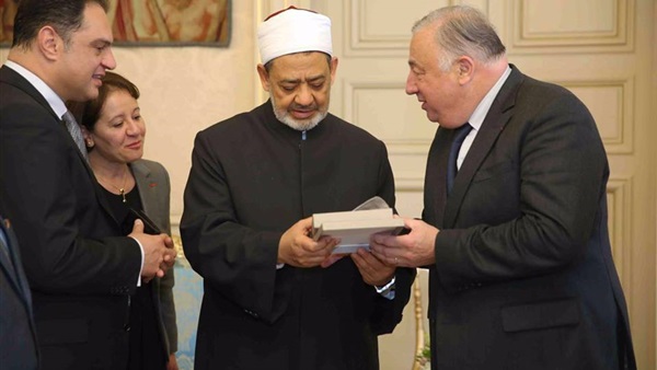 رئيس مجلس الشيوخ الفرنسي ضيف شيخ الأزهر اليوم رئيس مجلس الشيوخ الفرنسي ضيف شيخ الأزهر اليوم