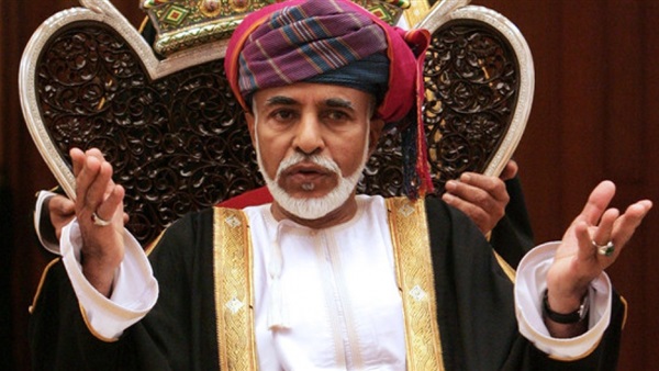 السلطان قابوس يتلقى رسالة خطية من الرئيس الفرنسي