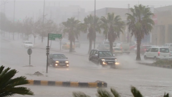 أمطار غزيرة تضرب الجزائر وتعطل السير بالمدن الكبرى أمطار غزيرة تضرب الجزائر وتعطل السير بالمدن الكبرى