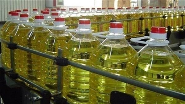 ضبط بقال لتجميعه 24 زجاجة زيت طعام مدعم بالبحيرة ضبط بقال لتجميعه 24 زجاجة زيت طعام مدعم بالبحيرة