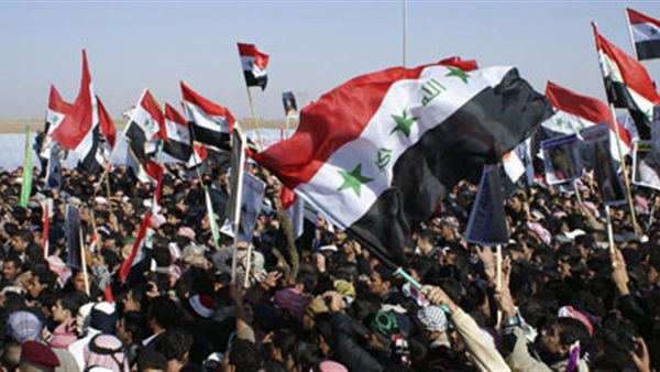 مئات العراقيين يتظاهرون وسط بغداد للمطالبة بمحاربة الفساد مئات العراقيين يتظاهرون وسط بغداد للمطالبة بمحاربة الفساد