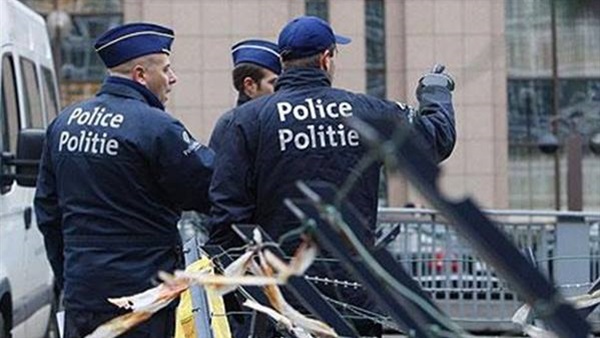 اعتقال 7 أشخاص يشتبه في تورطهم بـ"هجمات باريس" اعتقال 7 أشخاص يشتبه في تورطهم بـ"هجمات باريس"