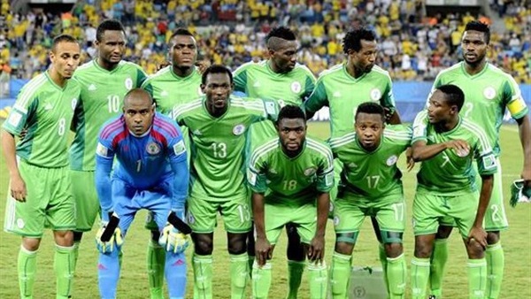 منتخب نيجيريا يعلن تشكيله النهائي أمام الجزائر بتصفيات المونديال