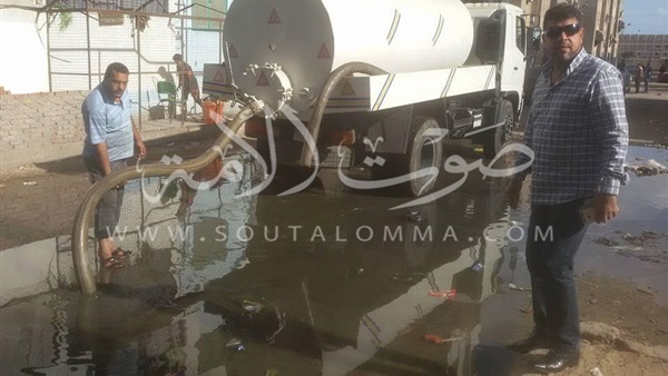 تطهير الصرف الصحي بحي الضواحي في بورسعيد (صور)