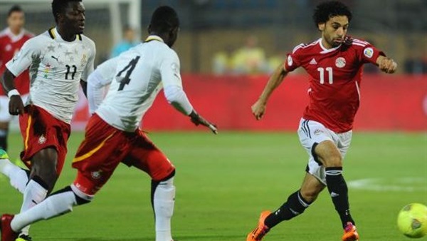طاقم إخراج مباراة مصر وغانا يصل ملعب برج العرب طاقم إخراج مباراة مصر وغانا يصل ملعب برج العرب