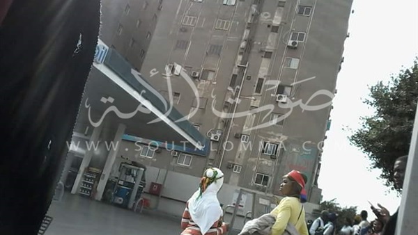 جماهير غانا تتوجه إلى ملعب برج العرب (صور) جماهير غانا تتوجه إلى ملعب برج العرب (صور)