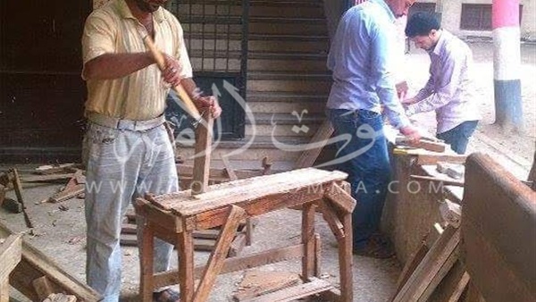 شباب «أشمون» يطلقون مبادرة لإصلاح المقاعد التالفة بالمدارس (صور) شباب «أشمون» يطلقون مبادرة لإصلاح المقاعد التالفة بالمدارس (صور)