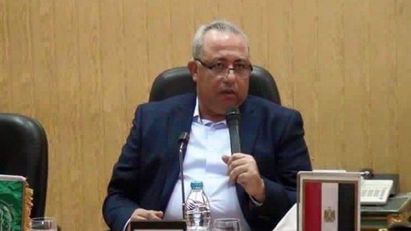 محافظ الشرقية يعلن عن لقاء أسبوعي بنواب البرلمان محافظ الشرقية يعلن عن لقاء أسبوعي بنواب البرلمان