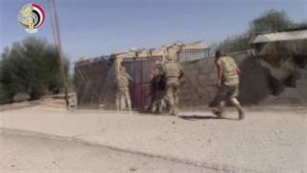 «الصاعقة» تدمر منطقة إيواء للعناصر التكفيرية في سيناء (فيديو)