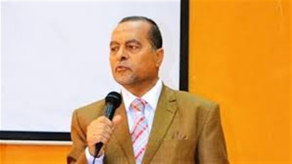 «عبده» يطالب عمداء كليات مطروح بتطبيق «المعايير الدراسية» «عبده» يطالب عمداء كليات مطروح بتطبيق «المعايير الدراسية»