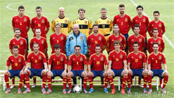 منتخب إسبانيا يؤدي آخر مران قبل مواجهة نظيره الإنجليزي