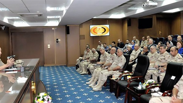 «حجازي» يلتقي بأعضاء هيئة التدريس بكلية الطب للقوات المسلحة «حجازي» يلتقي بأعضاء هيئة التدريس بكلية الطب للقوات المسلحة