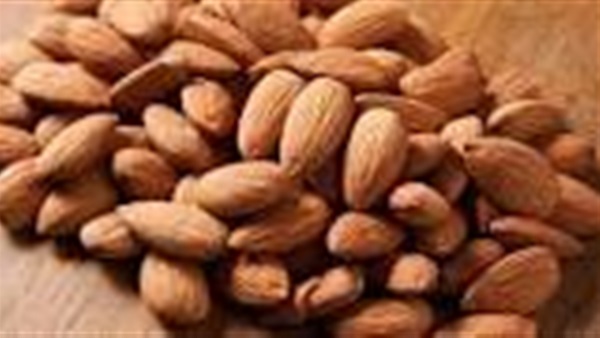اللوز صديق القلب ويساعد على الرشاقة اللوز صديق القلب ويساعد على الرشاقة