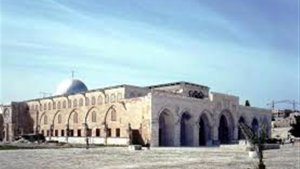 250 فلسطينيا يغادرون غزة لأداء صلاة الجمعة في الأقصى