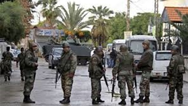 الجيش اللبناني يصادر أسلحة بعد مداهمة منزل في عكار الجيش اللبناني يصادر أسلحة بعد مداهمة منزل في عكار