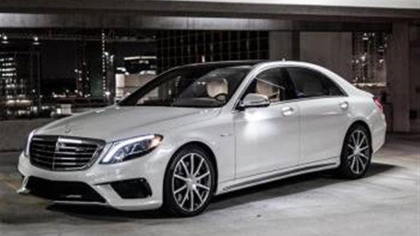 مرسيدس CLS تنافس سيارة بورش Panamera