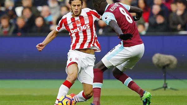 «شاكيري» يجبر «العفيجي» على العودة لدكة بدلاء ستوك