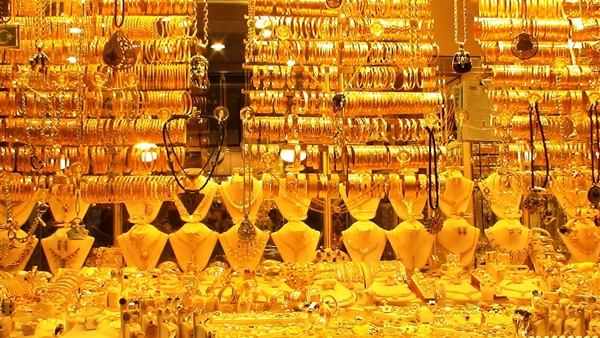 تراجع أسعار الذهب 5 جنيهات.. وعيار 21 يسجل 550 تراجع أسعار الذهب 5 جنيهات.. وعيار 21 يسجل 550