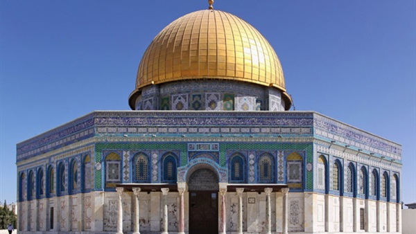 عشرات المستوطنين يقتحمون المسجد الأقصى عشرات المستوطنين يقتحمون المسجد الأقصى