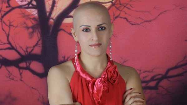 نساء يفضلن «السرطان» من أجل اللمعان ليلًا نساء يفضلن «السرطان» من أجل اللمعان ليلًا
