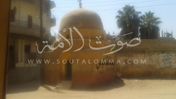 «تاجر الرحمن».. ضريح حصان «عالى الرأس» (صور)