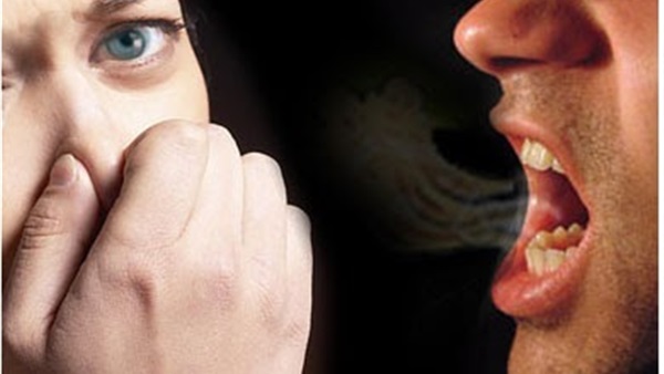 6 أسباب غير متوقعة لرائحة الفم الكريهة