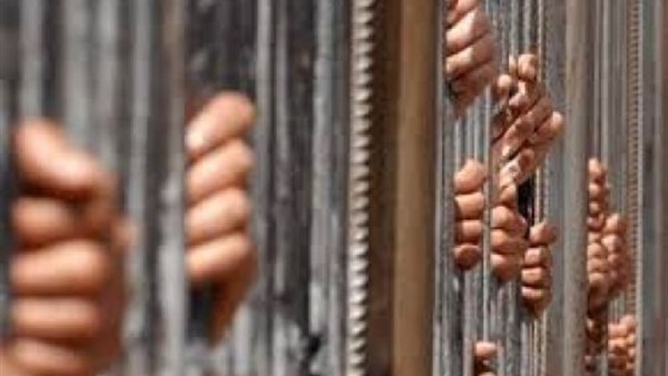 حبس أمين شرطة لاتهامه بحيازة والاتجار في المواد المخدرة
