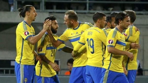 المنتخبان الأوكراني والسويدي يكملان عقد المتأهلين ليورو 2016