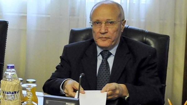 وزير الانتاج الحربي يعود إلى القاهرة بعد زيارة باكستان وزير الانتاج الحربي يعود إلى القاهرة بعد زيارة باكستان